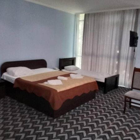 Hotel Georgia Tbilisi Buitenkant foto